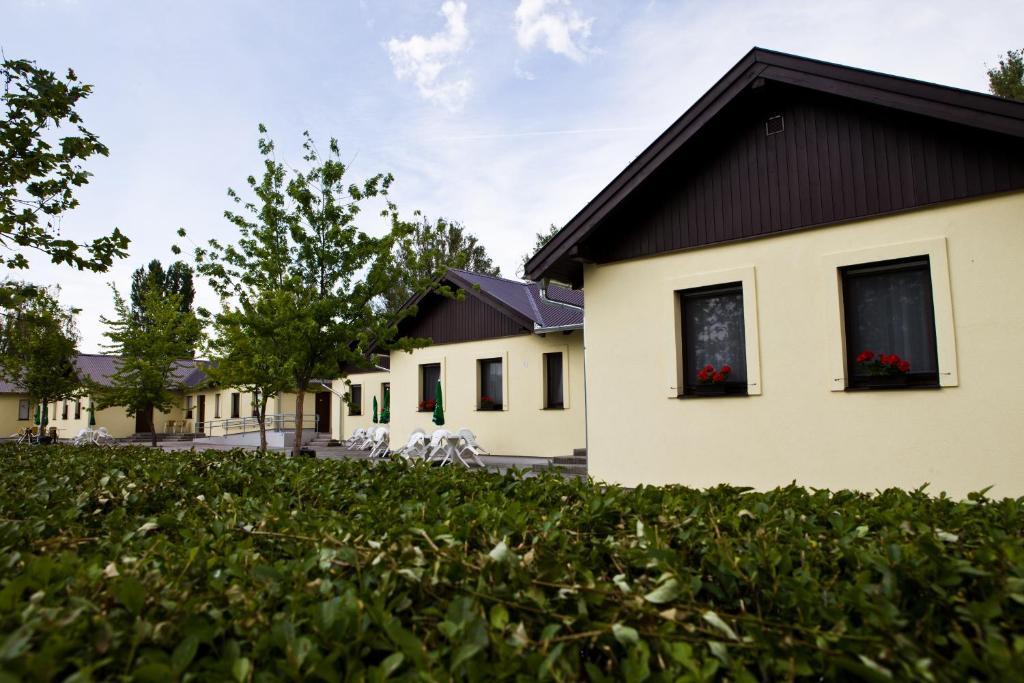Balaton Eldorado Camping Hotel Badacsonytordemic ภายนอก รูปภาพ