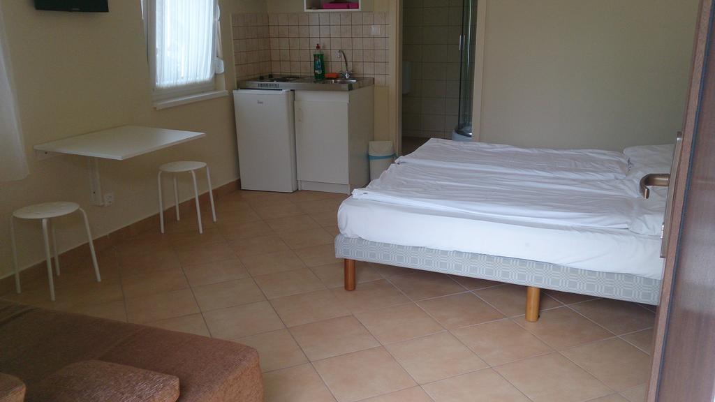 Balaton Eldorado Camping Hotel Badacsonytordemic ภายนอก รูปภาพ