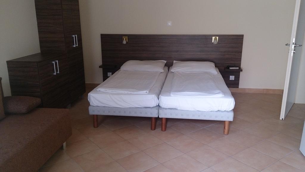 Balaton Eldorado Camping Hotel Badacsonytordemic ภายนอก รูปภาพ